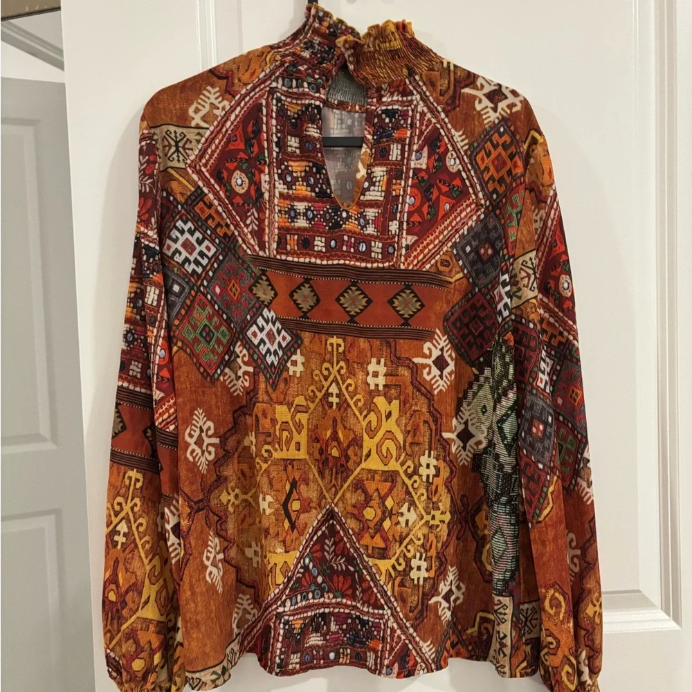 Local European Multicolor Patterned Blouse - Picture 3 of 7